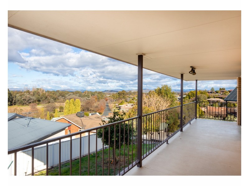 39 Janette Court, Lavington NSW 2641