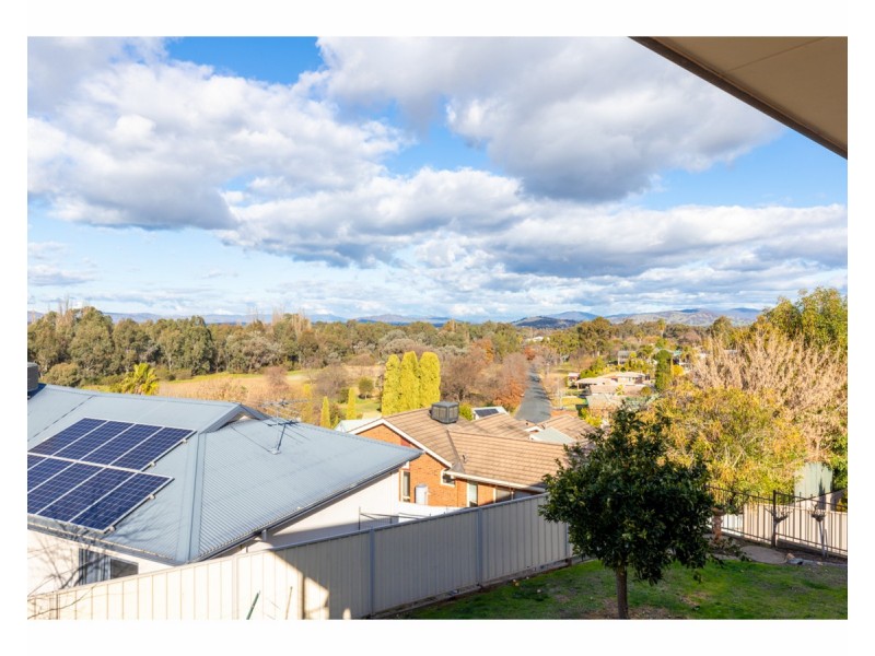 39 Janette Court, Lavington NSW 2641