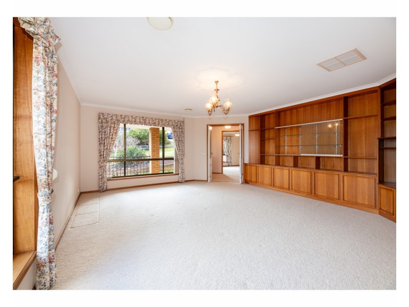 39 Janette Court, Lavington NSW 2641