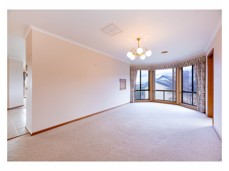 39 Janette Court, Lavington NSW 2641