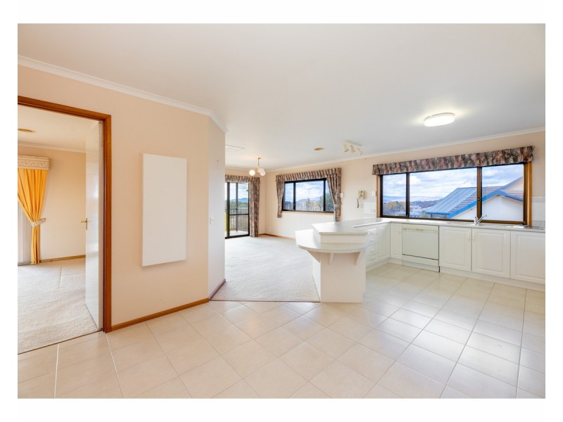 39 Janette Court, Lavington NSW 2641