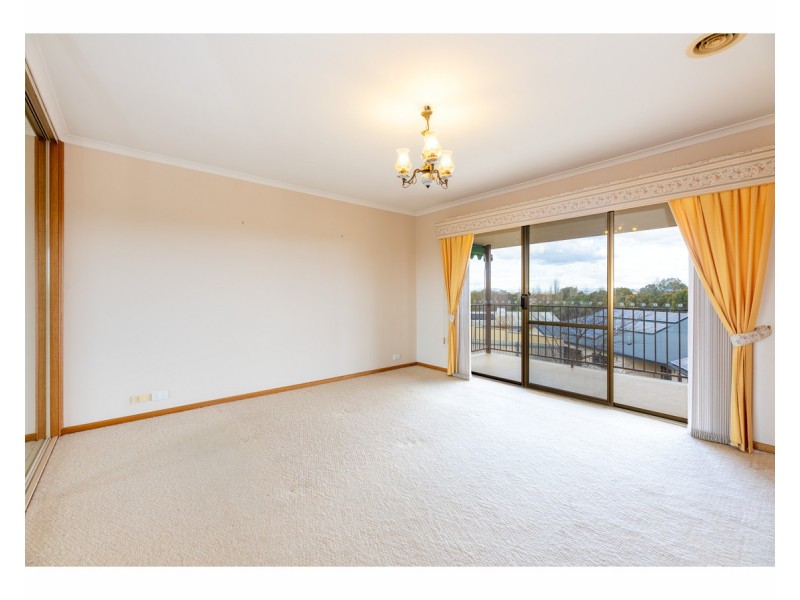 39 Janette Court, Lavington NSW 2641