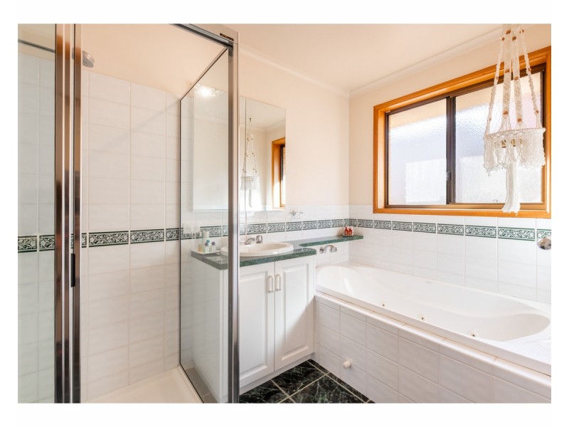 39 Janette Court, Lavington NSW 2641