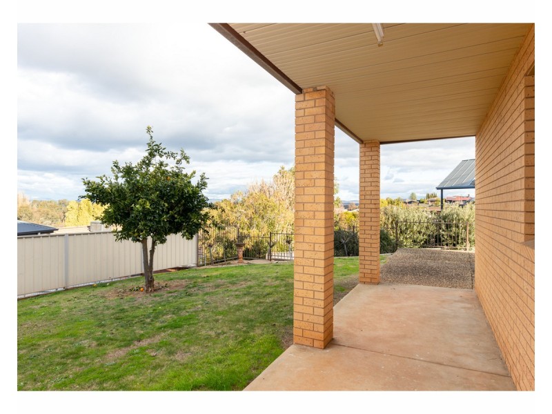 39 Janette Court, Lavington NSW 2641