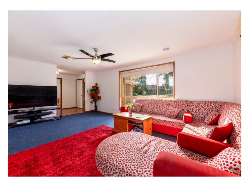 15 Condon Place, Lavington NSW 2641