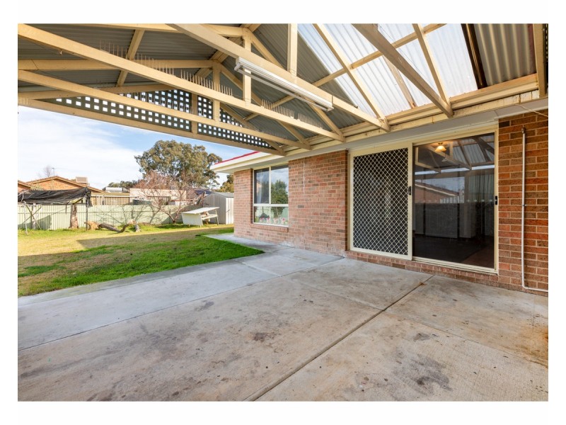 15 Condon Place, Lavington NSW 2641