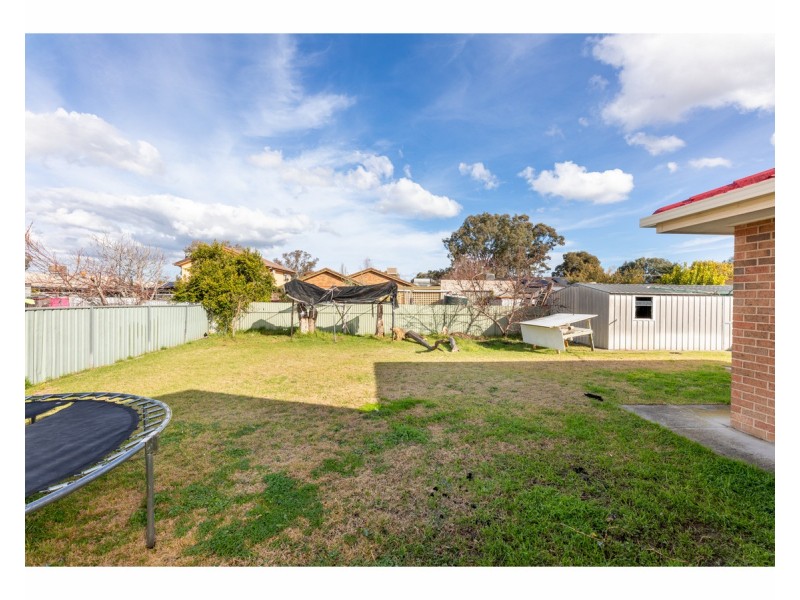 15 Condon Place, Lavington NSW 2641