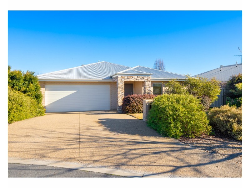 32 Stockman Circuit, Thurgoona NSW 2640