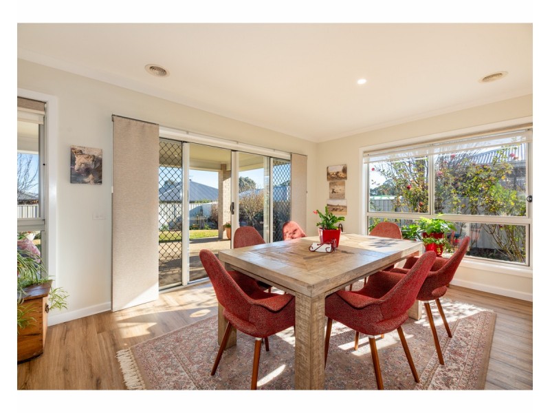 32 Stockman Circuit, Thurgoona NSW 2640