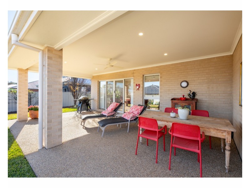 32 Stockman Circuit, Thurgoona NSW 2640