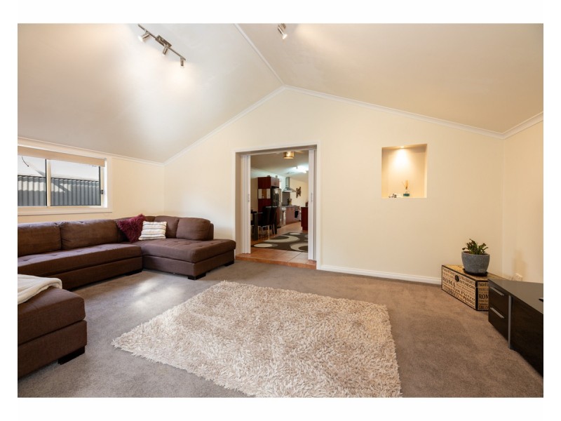 37 Saville Avenue, Lavington NSW 2641