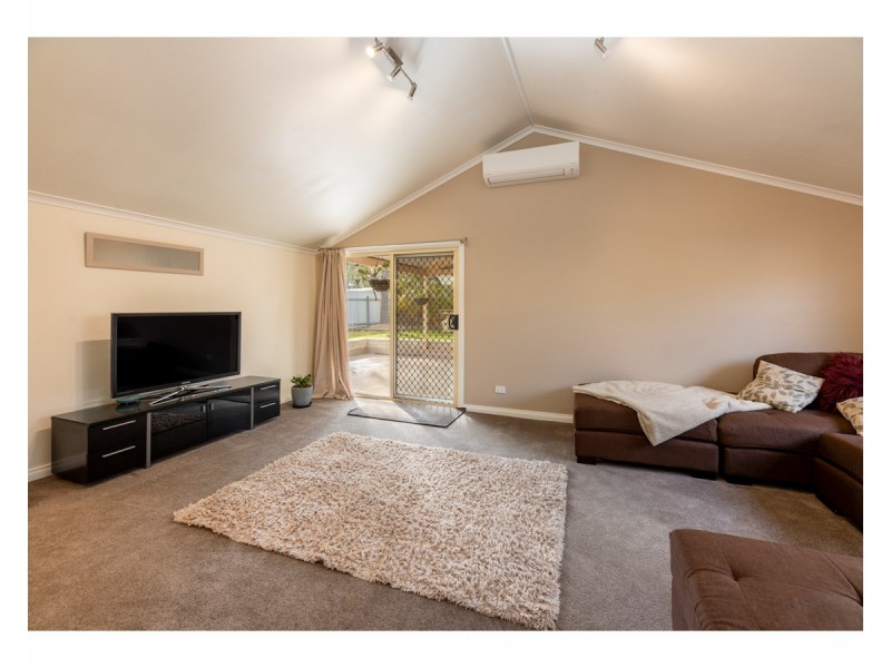 37 Saville Avenue, Lavington NSW 2641