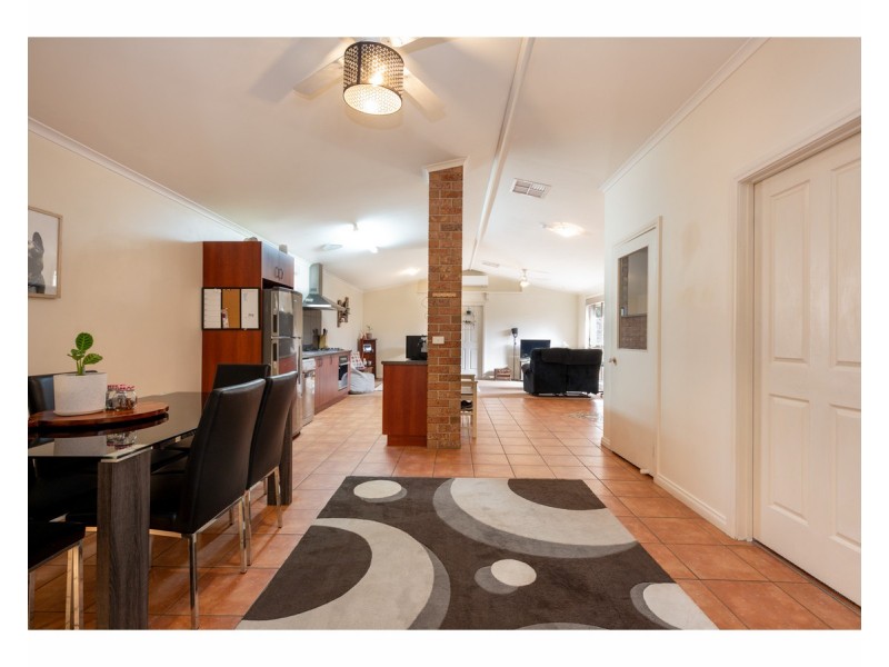 37 Saville Avenue, Lavington NSW 2641