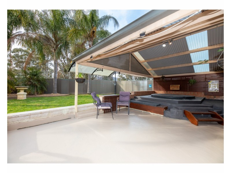 37 Saville Avenue, Lavington NSW 2641