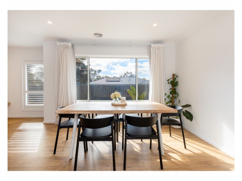 15 Cade Court, Jindera NSW 2642