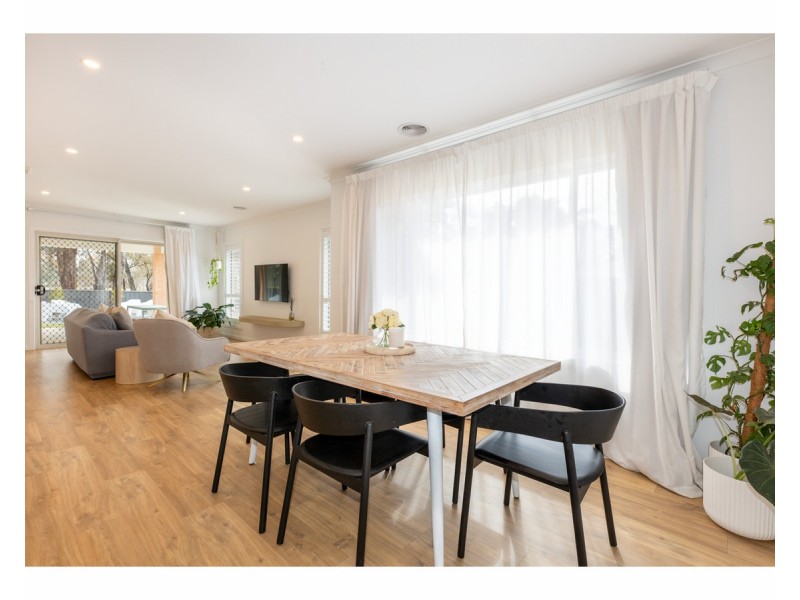 15 Cade Court, Jindera NSW 2642