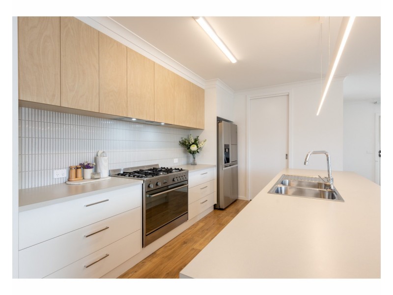 15 Cade Court, Jindera NSW 2642