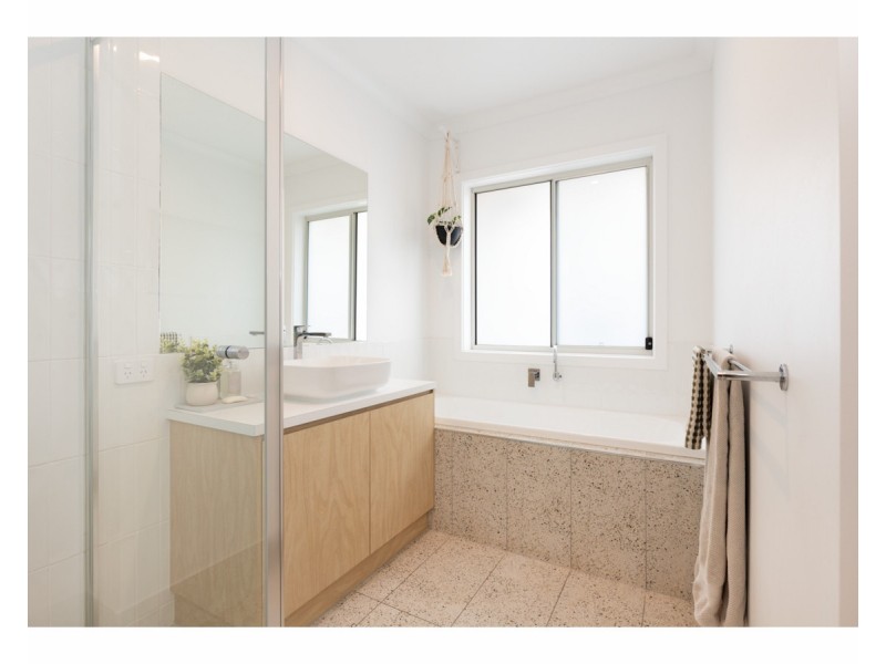 15 Cade Court, Jindera NSW 2642