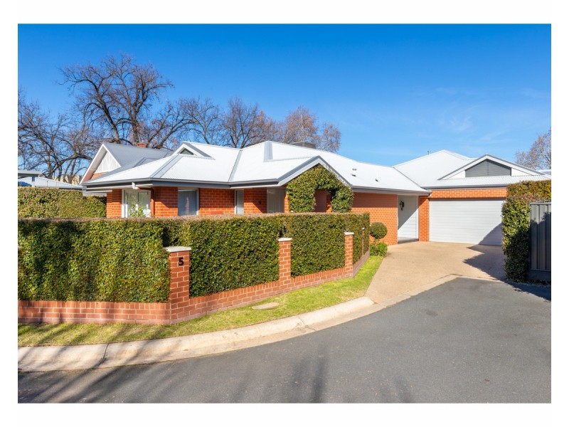 5 Fernhurst Court, Albury NSW 2640