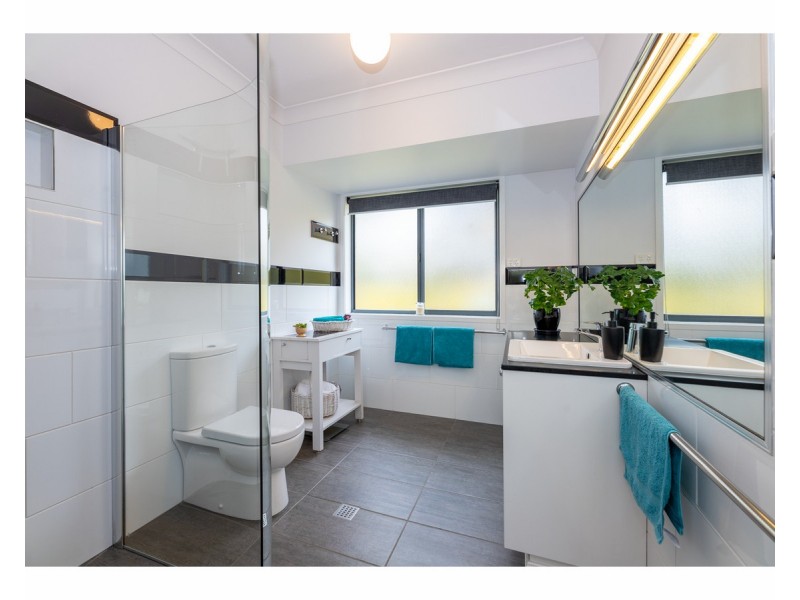 1 Palm Drive, East Albury NSW 2640