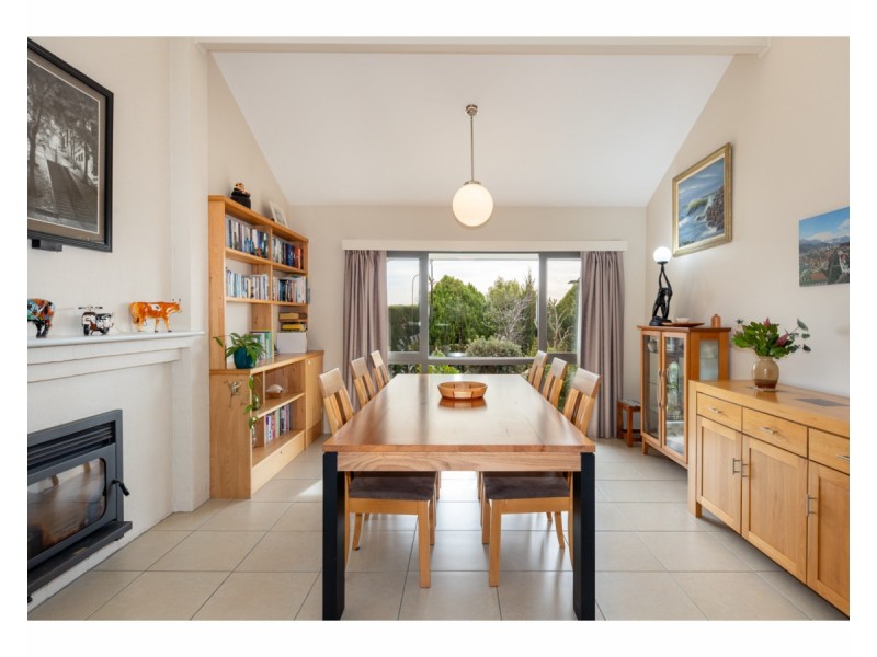 1 Palm Drive, East Albury NSW 2640