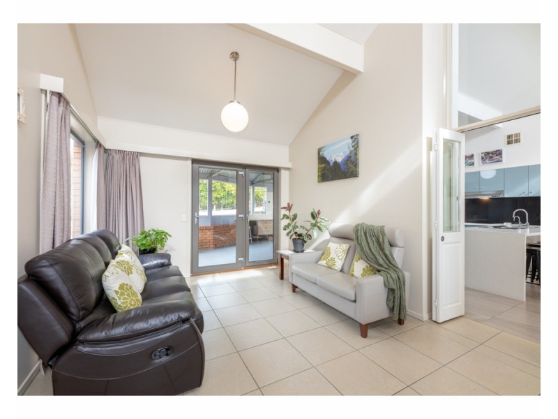 1 Palm Drive, East Albury NSW 2640