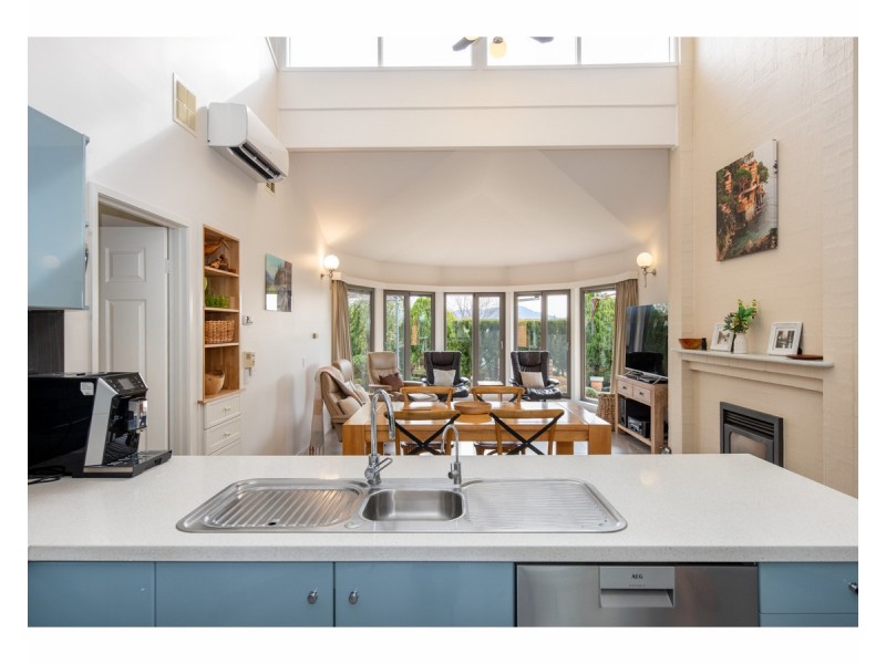 1 Palm Drive, East Albury NSW 2640