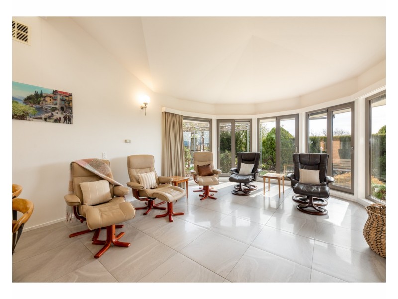 1 Palm Drive, East Albury NSW 2640