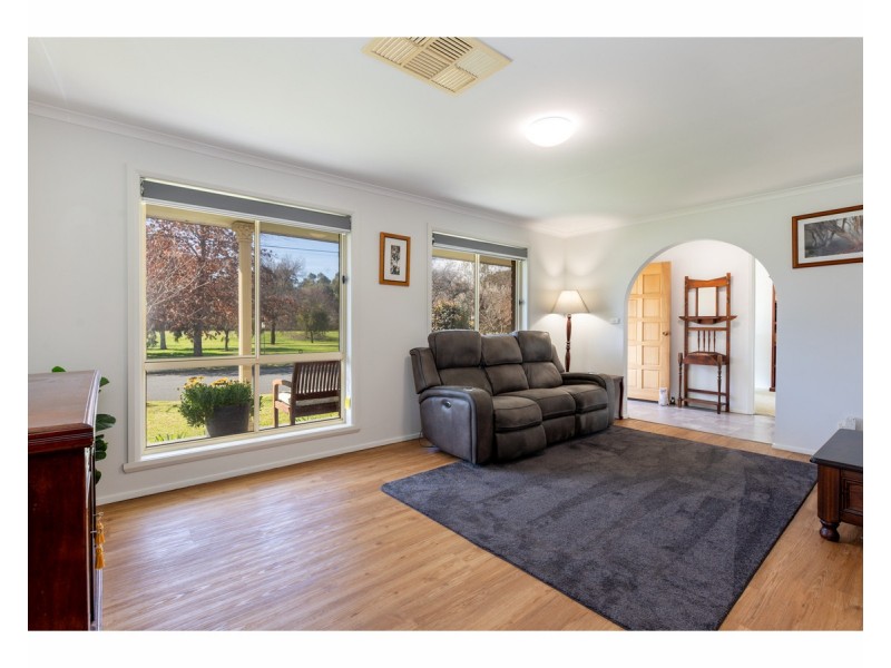 44 Michelle Avenue, Lavington NSW 2641