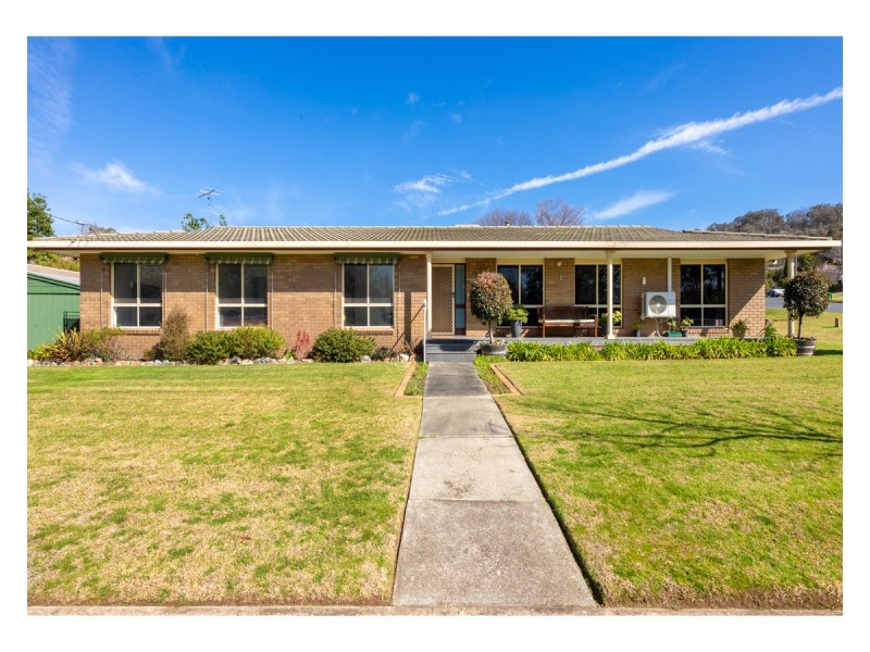 44 Michelle Avenue, Lavington NSW 2641