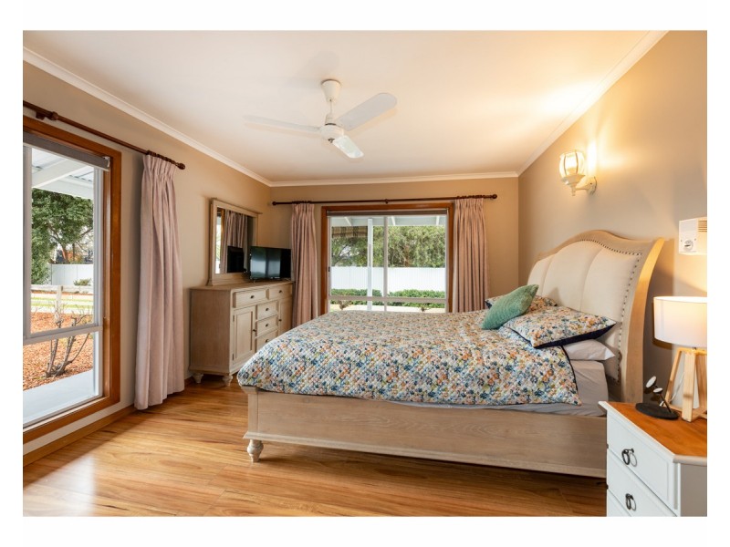 126 Victoria Street, Howlong NSW 2643