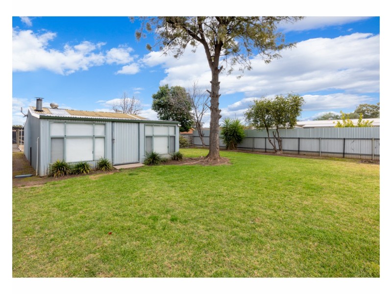 126 Victoria Street, Howlong NSW 2643
