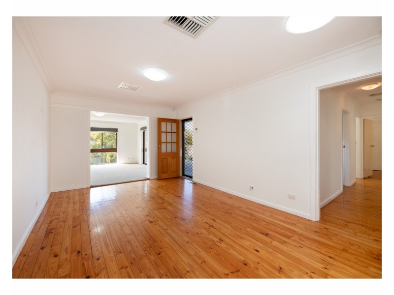 702 Cahill Place, Albury NSW 2640
