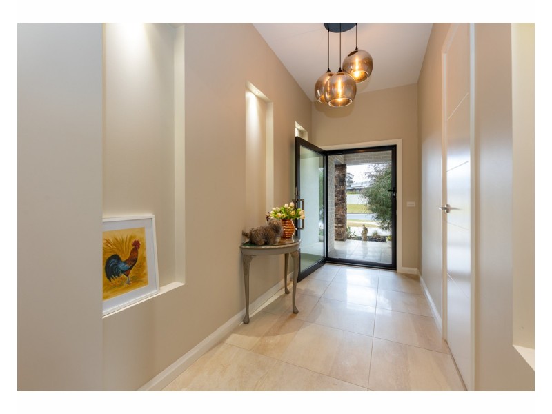 70 Woolshed Drive, Thurgoona NSW 2640