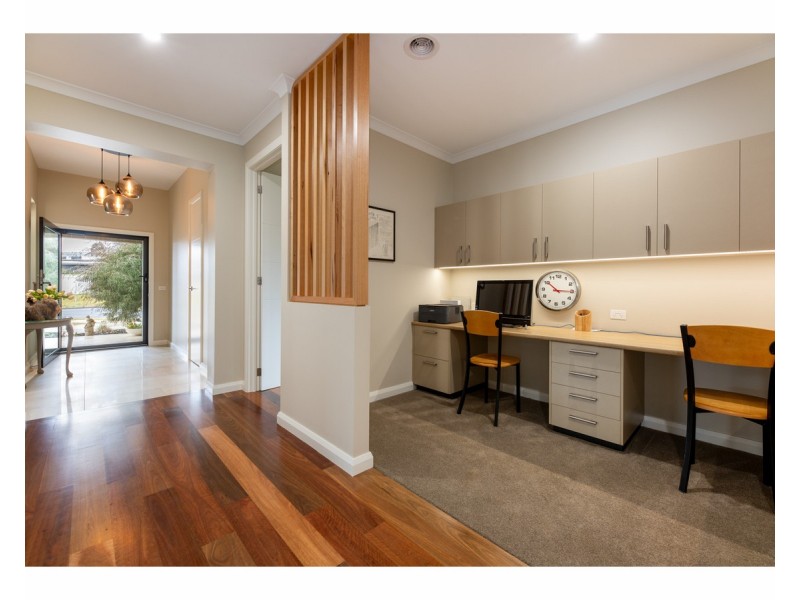 70 Woolshed Drive, Thurgoona NSW 2640