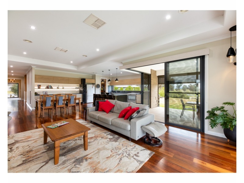 70 Woolshed Drive, Thurgoona NSW 2640