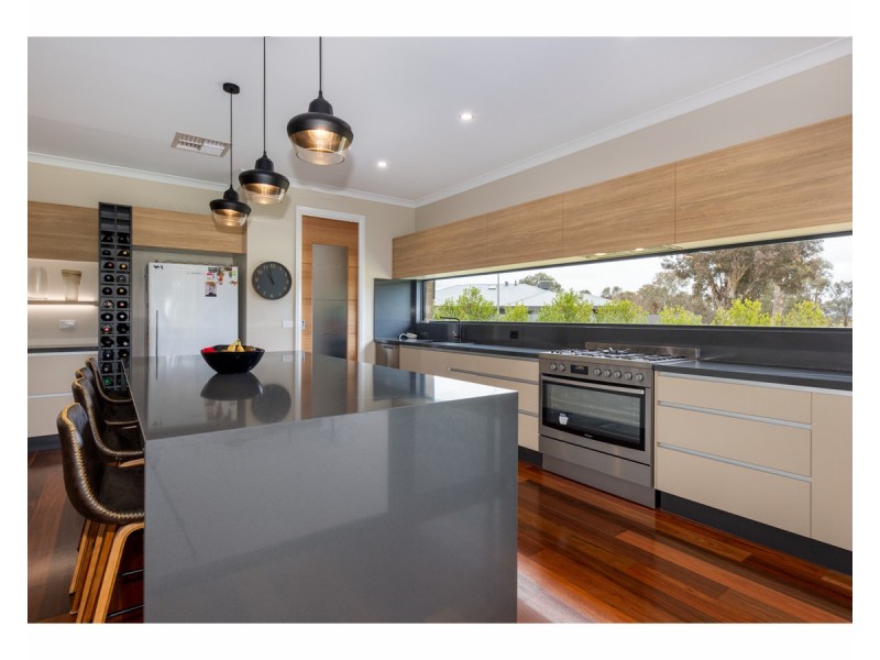 70 Woolshed Drive, Thurgoona NSW 2640