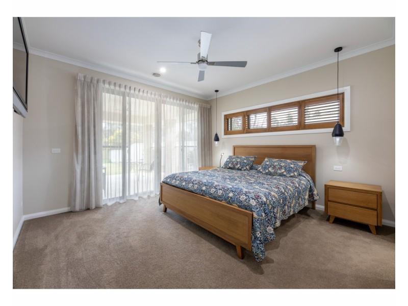 70 Woolshed Drive, Thurgoona NSW 2640