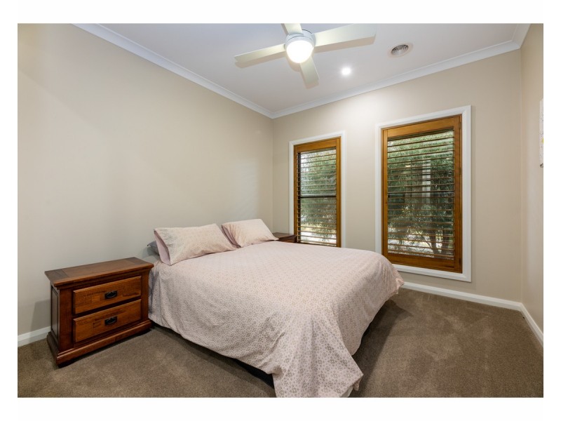 70 Woolshed Drive, Thurgoona NSW 2640