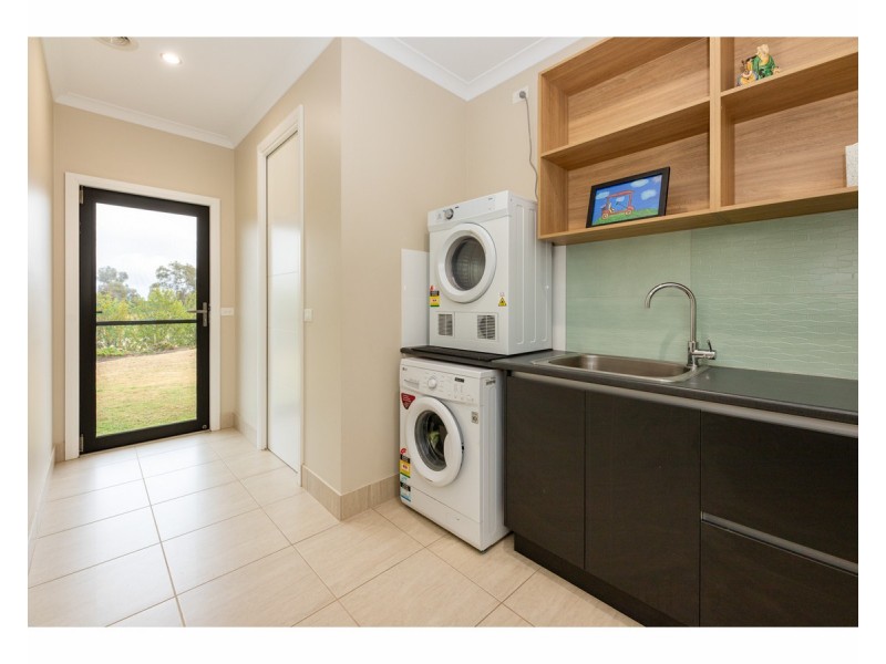 70 Woolshed Drive, Thurgoona NSW 2640