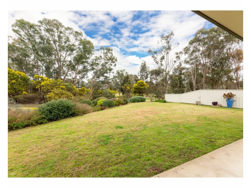 70 Woolshed Drive, Thurgoona NSW 2640
