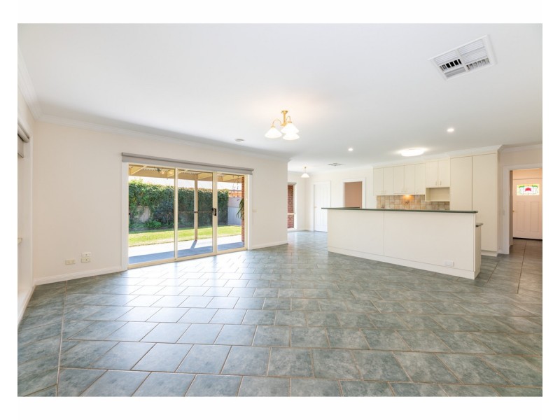 5 Clarendon Avenue, Wodonga VIC 3690