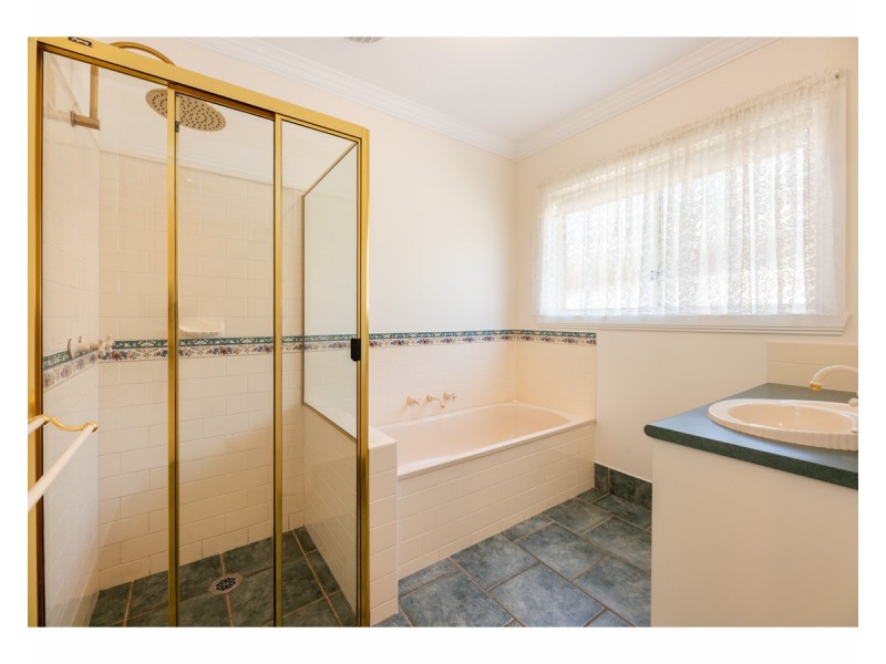 5 Clarendon Avenue, Wodonga VIC 3690
