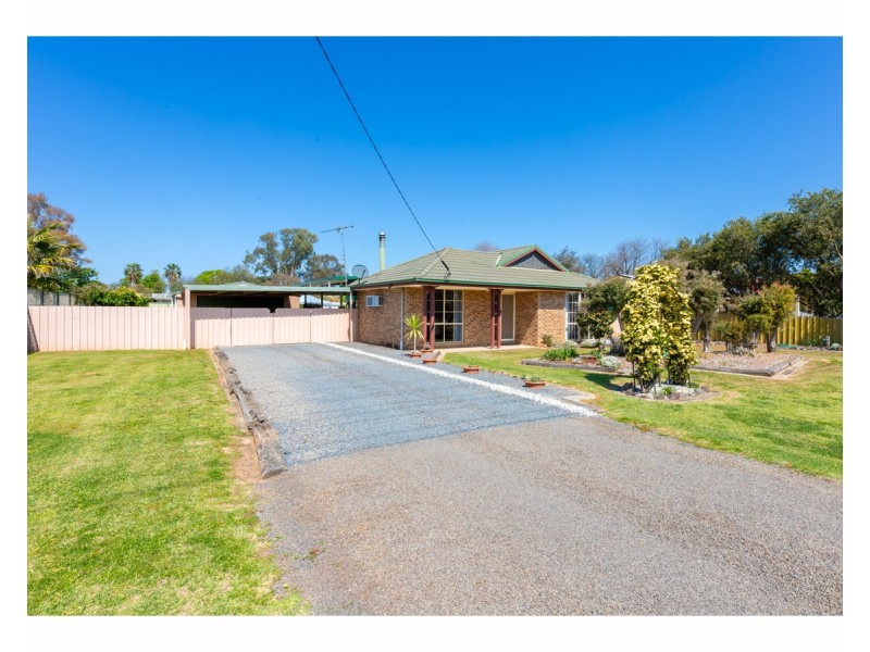 14 Pell Street, Howlong NSW 2643