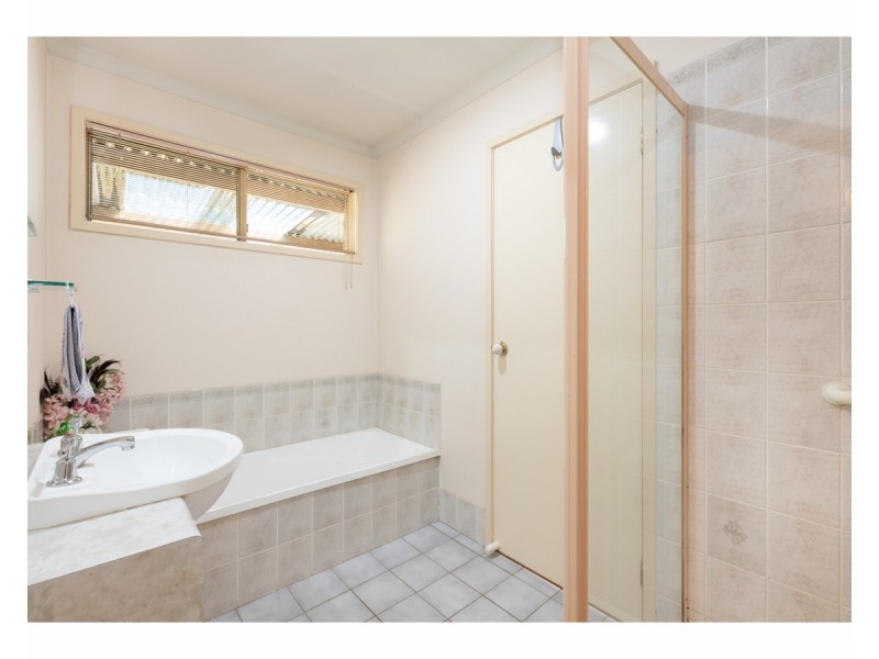 14 Pell Street, Howlong NSW 2643