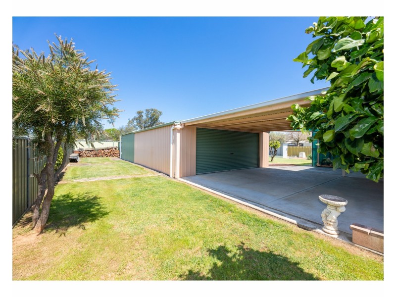 14 Pell Street, Howlong NSW 2643