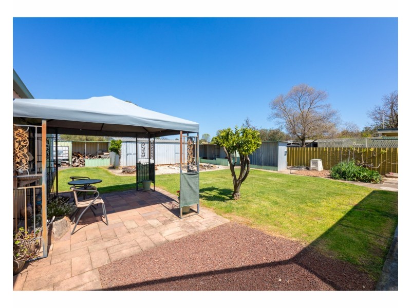 14 Pell Street, Howlong NSW 2643
