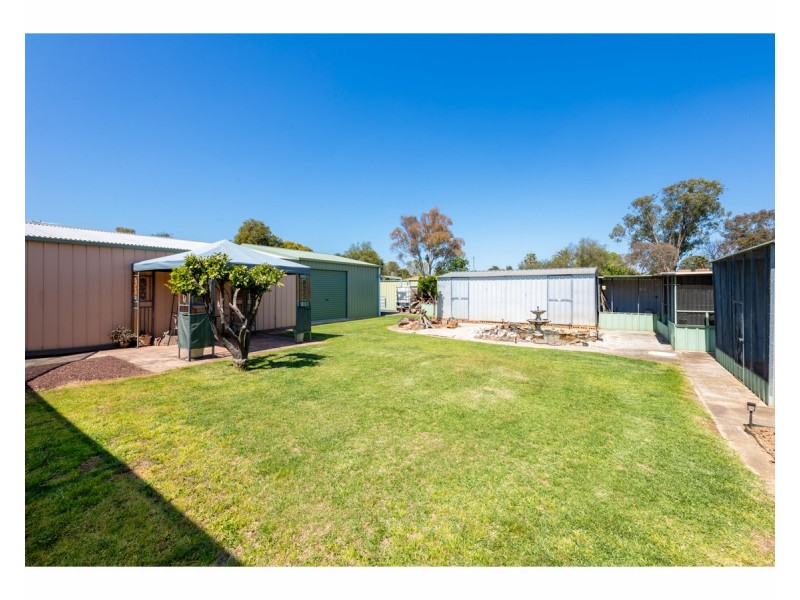 14 Pell Street, Howlong NSW 2643