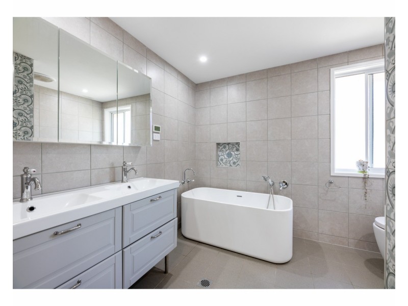 489 Henderson Street, Lavington NSW 2641