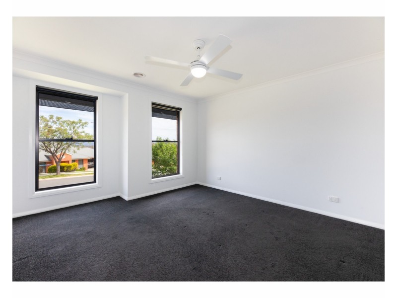 17 Egret Way, Thurgoona NSW 2640